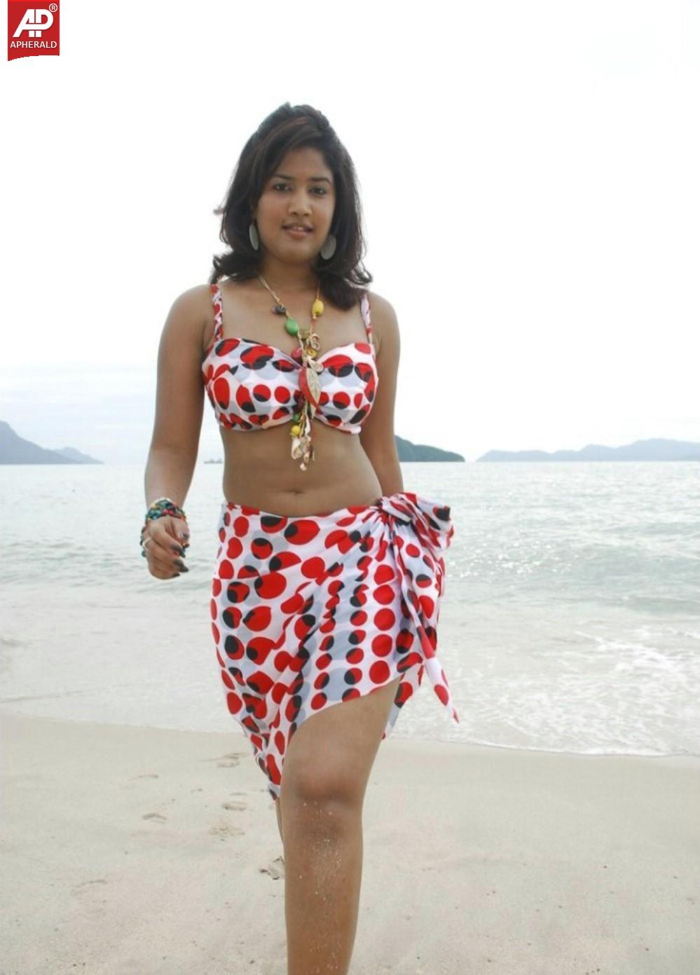 Soumya Bollapragada Spicy Pics