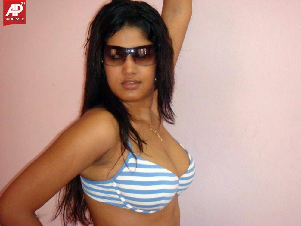 Soumya Hotest Photos