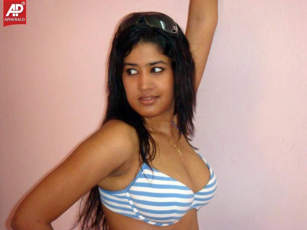 Soumya Hotest Photos