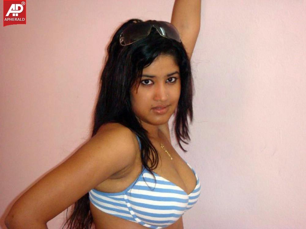 Soumya Hotest Photos