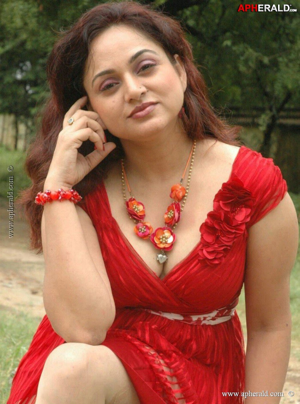 South Actress Hot Navel Pics