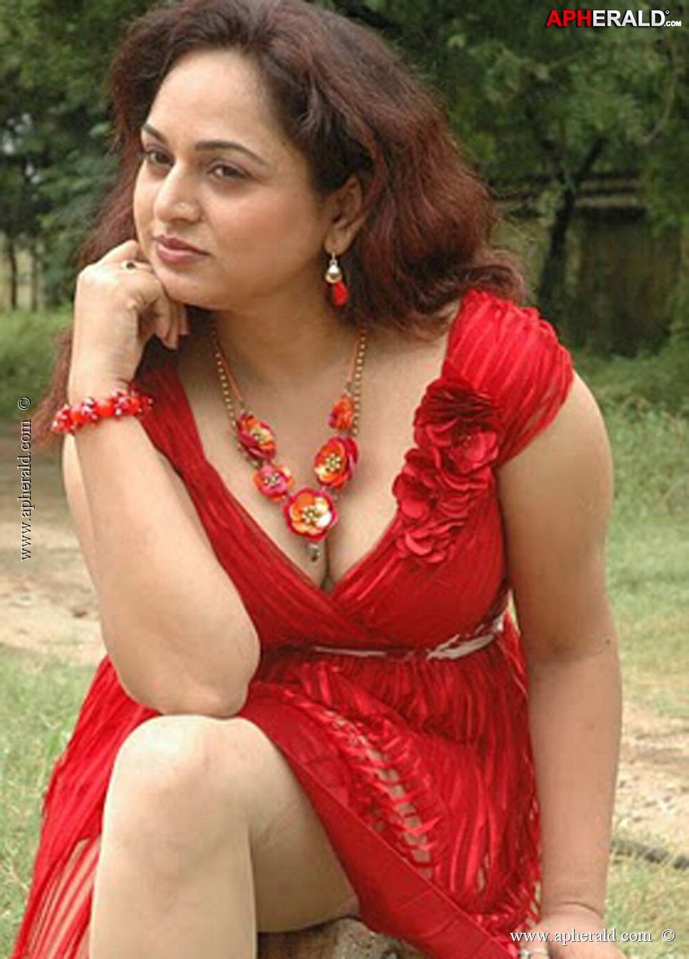 South Actress Hot Navel Pics