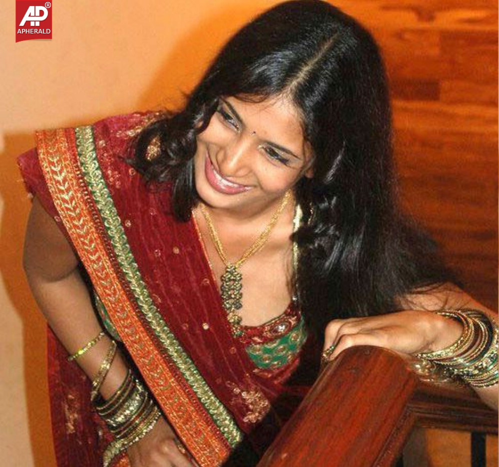 South Actress Sriji Hot Pics