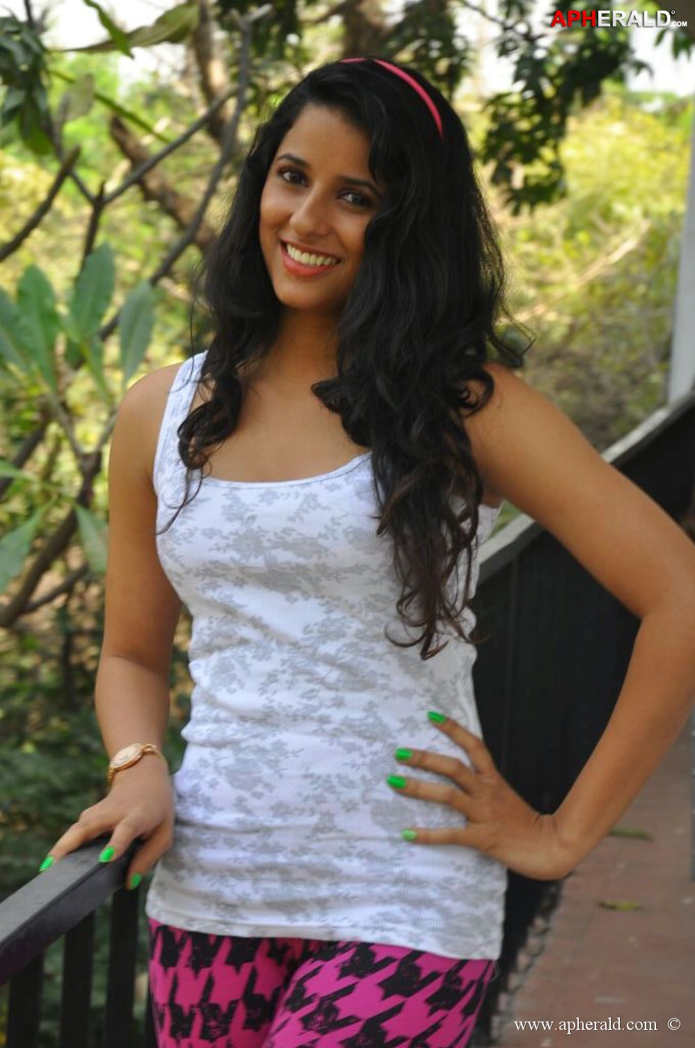 Sravya Reddy Hot Photos
