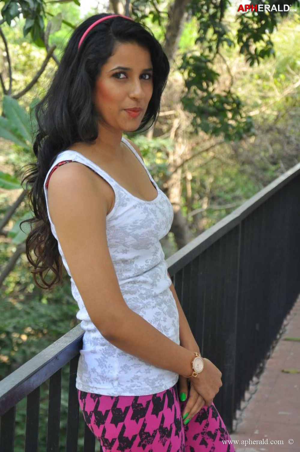 Sravya Reddy Hot Photos
