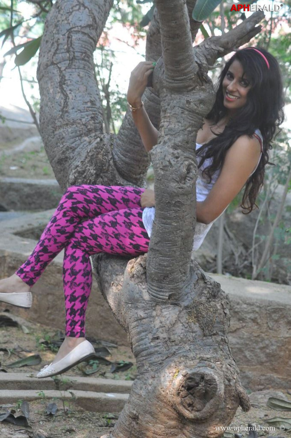 Sravya Reddy Hot Photos