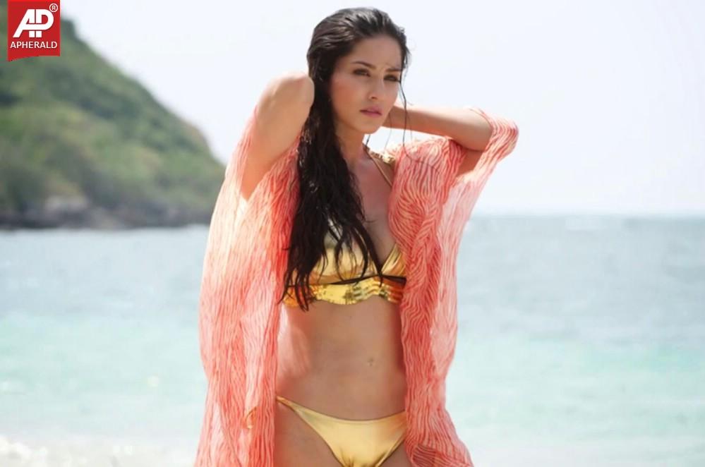 Sunny Leone Hot Bikini Photo Shoot