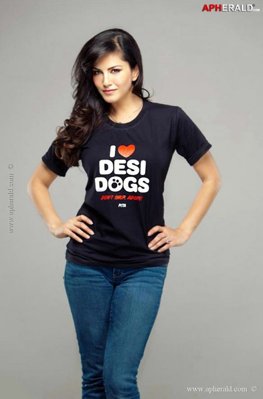 Sunny Leone Hot Navel Pics