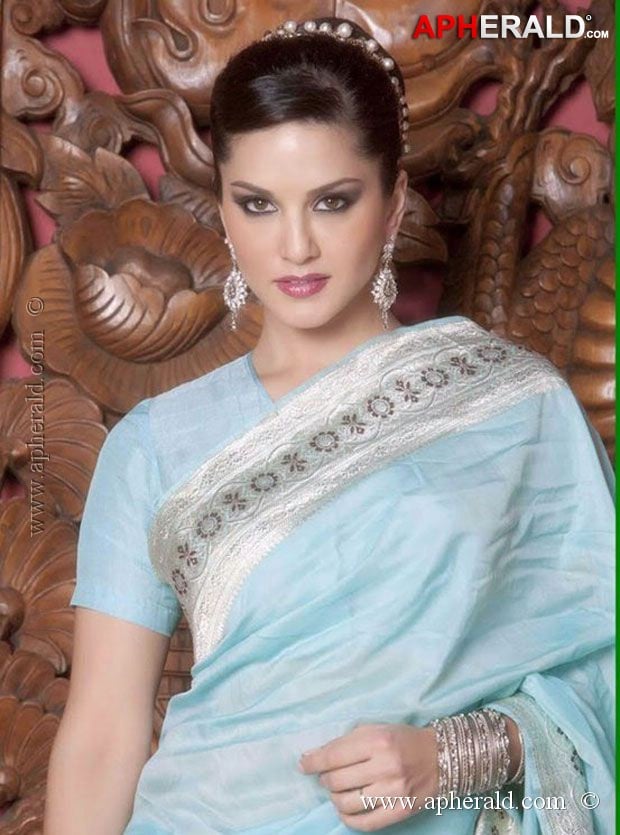 Sunny Leone Hot Saree Stills