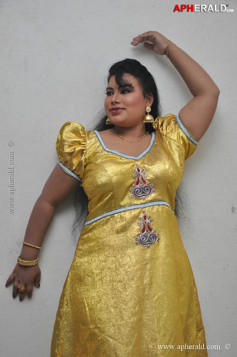 sushmitha hot pics