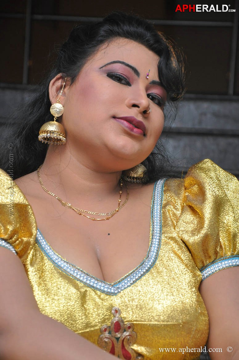 sushmitha hot pics