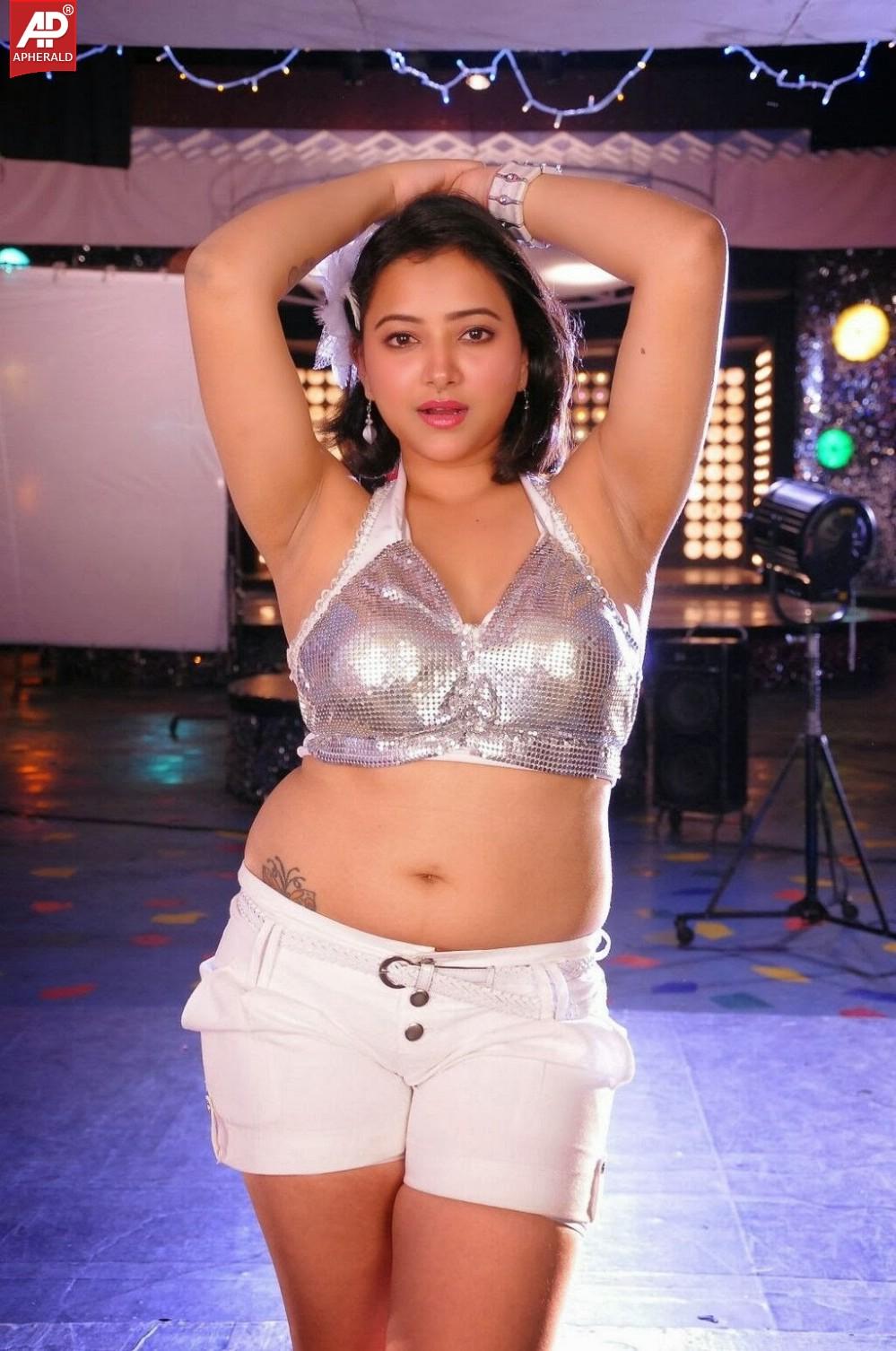 Swetha Basu Prasad Hot Images