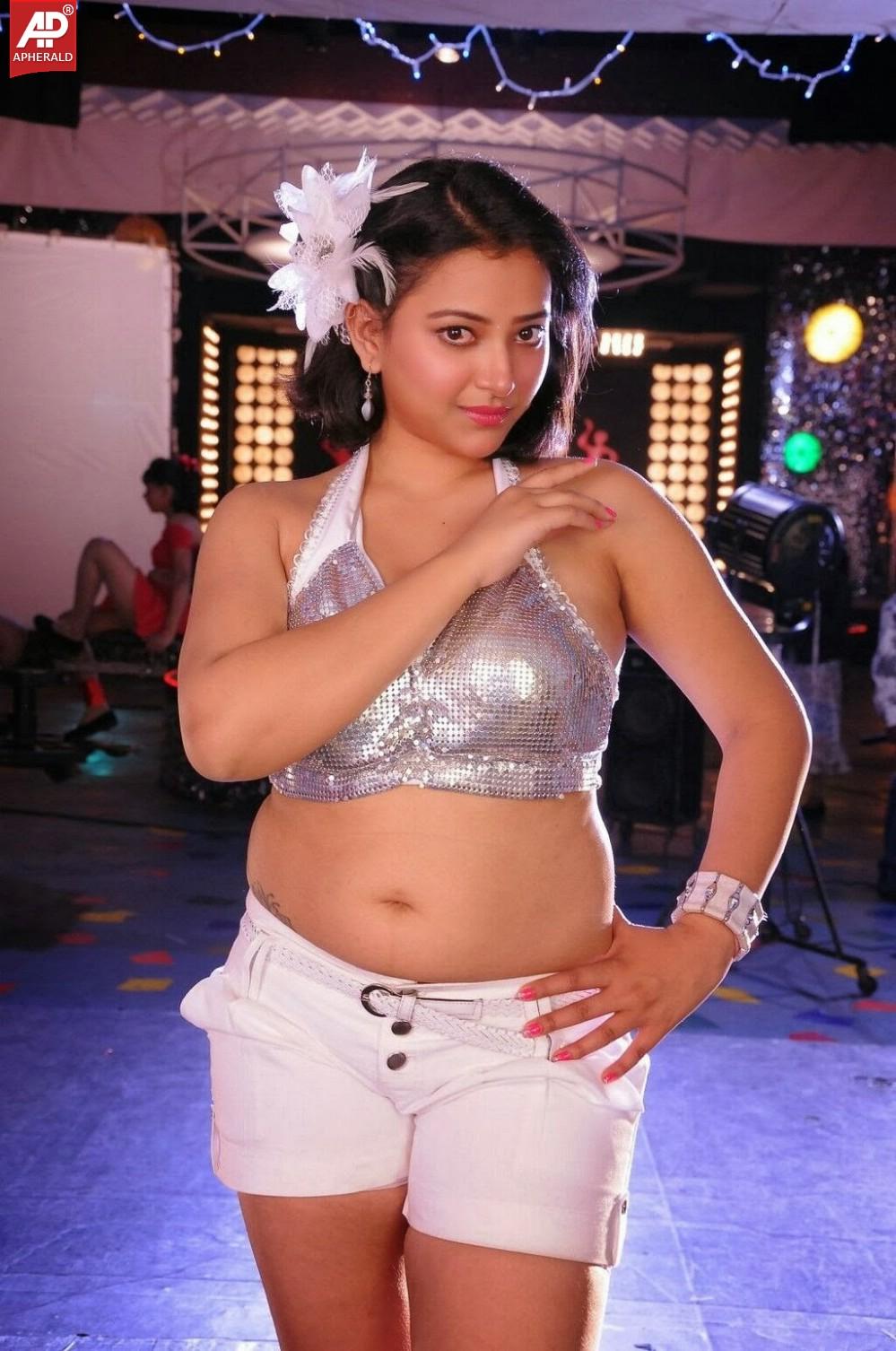 Swetha Basu Prasad Hot Images