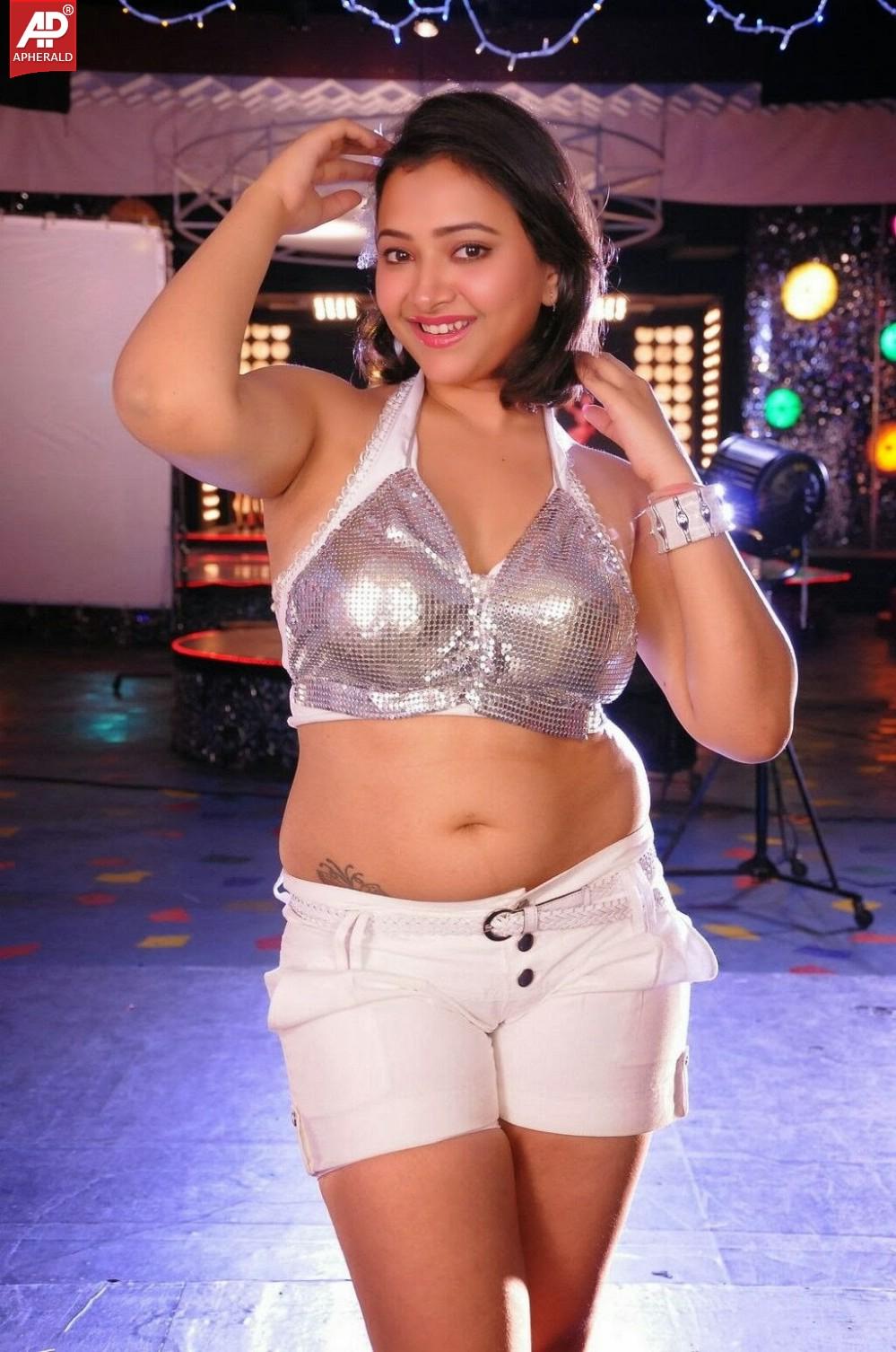 Swetha Basu Prasad Hot Images