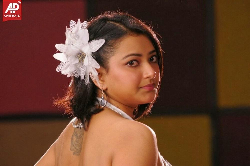 Swetha Basu Prasad Hot Images