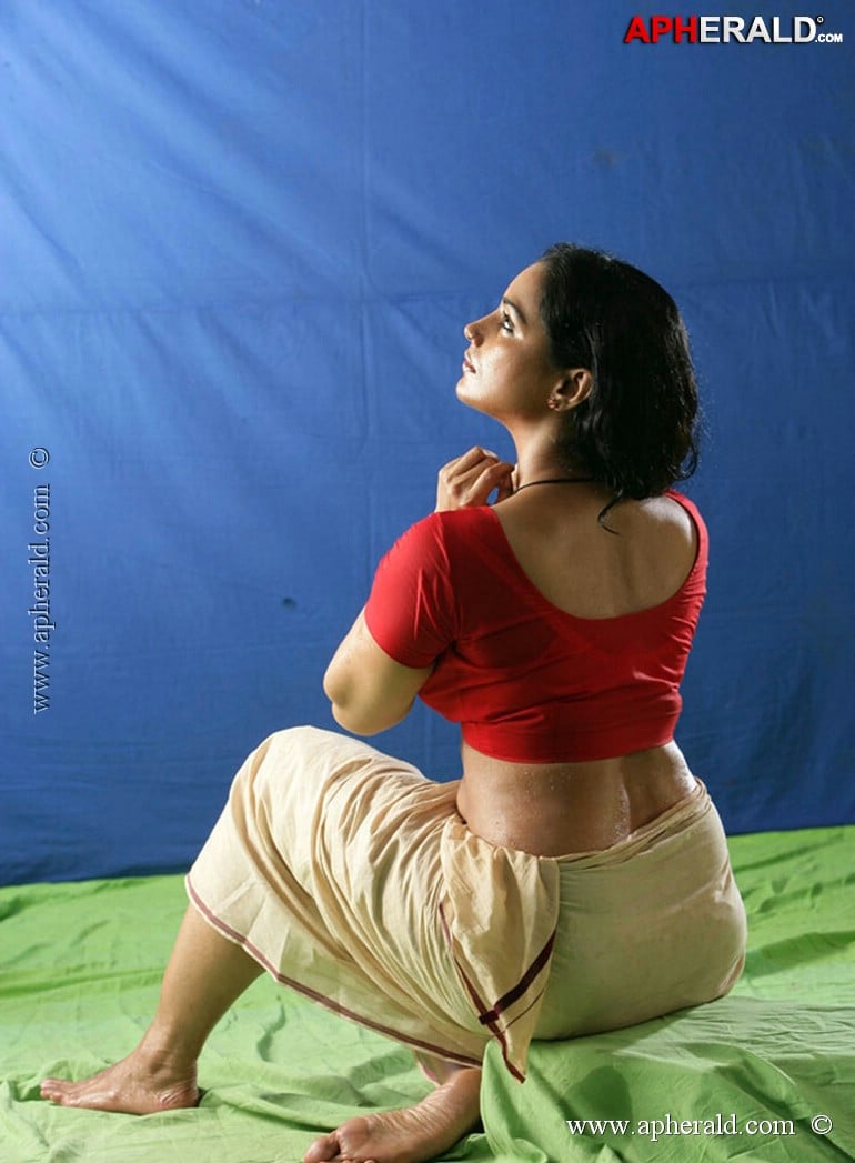 Swetha Menon Hot Gallery