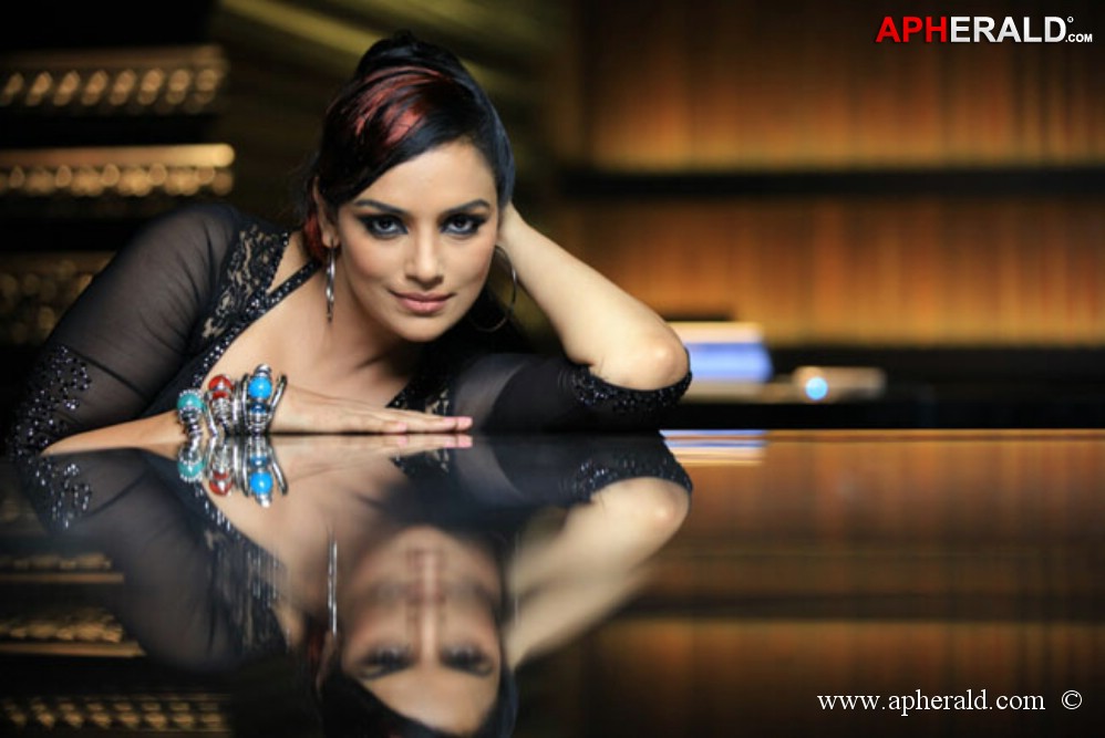 Swetha Menon Hot Pics