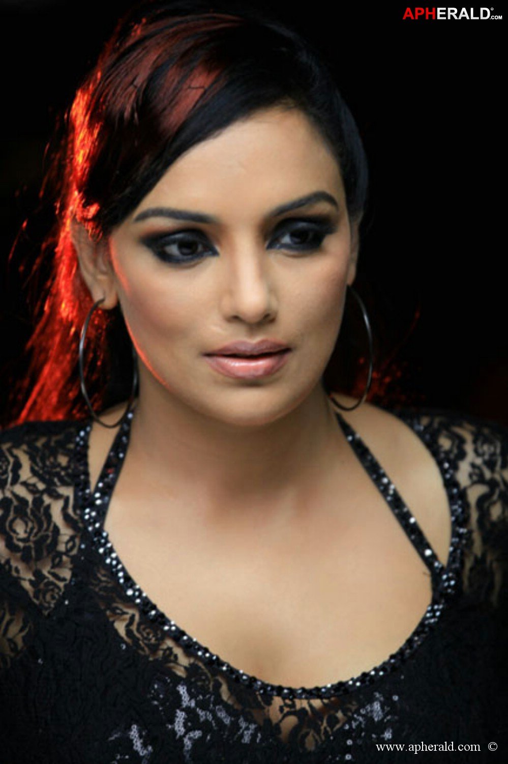 Swetha Menon Hot Pics