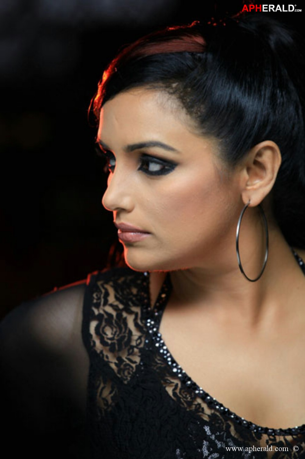 Swetha Menon Hot Pics