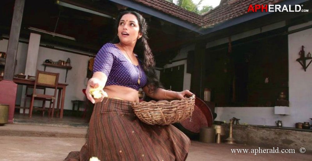 Swetha Menon Hottest Stills