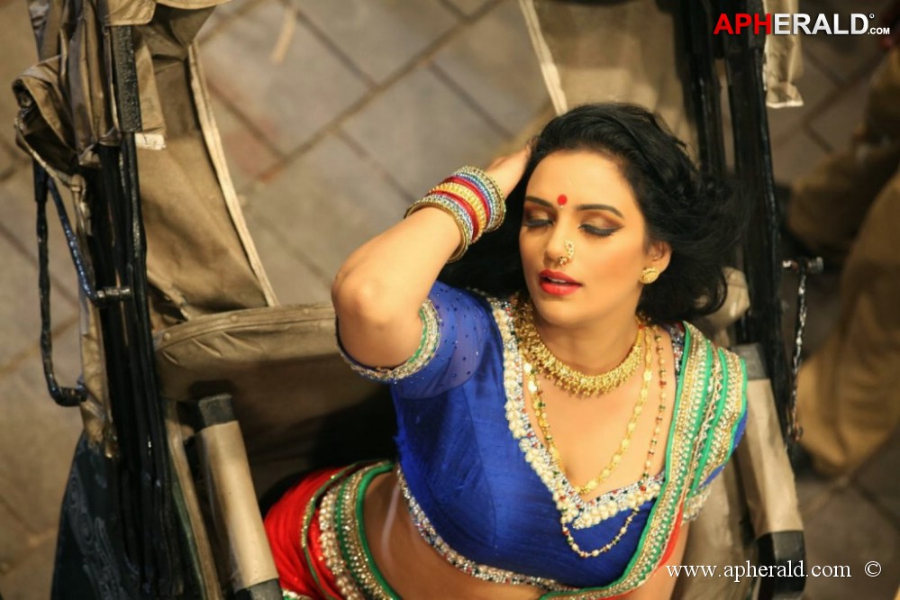 Swetha Menon Hottest Stills