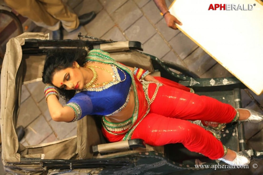 Swetha Menon Hottest Stills