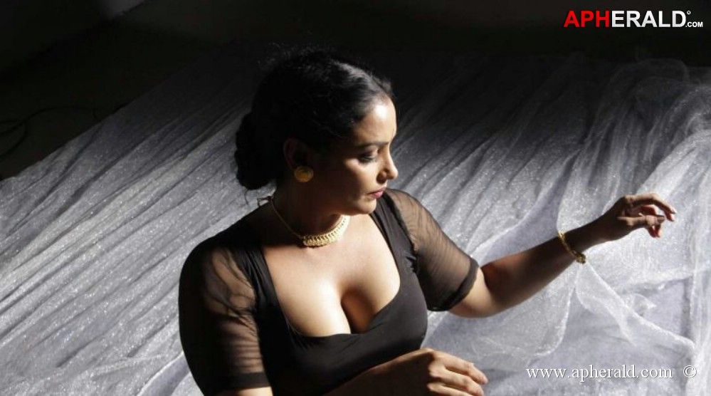 Swetha Menon Hottest Stills