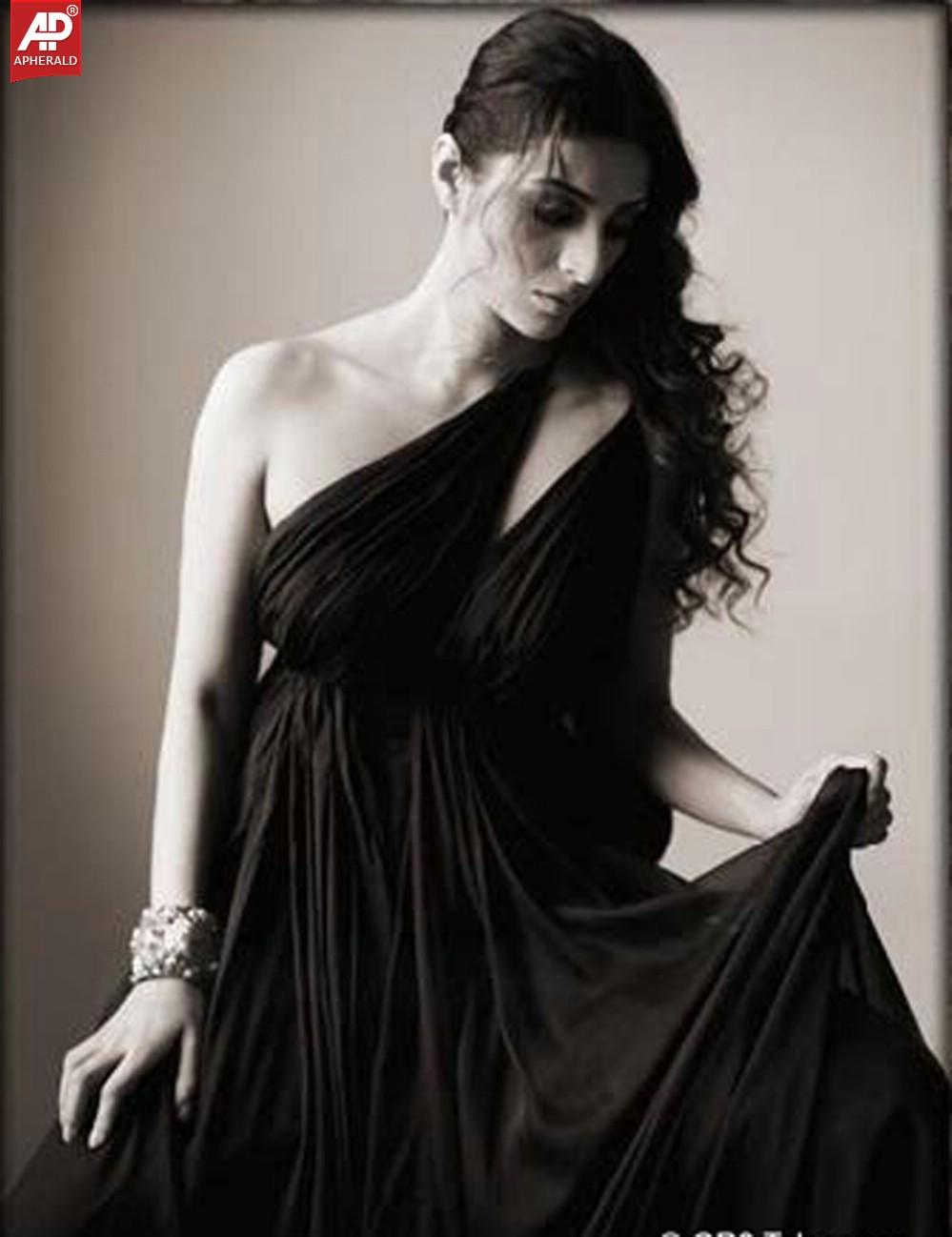 Tabu Latest Photo Shoot