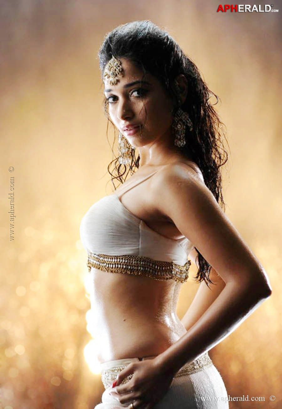 Tamanna Hot Navel Pics