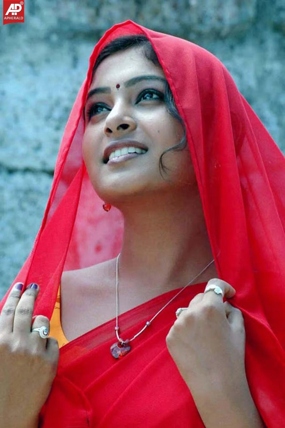 Tamil Actress Apsara Hot Stills