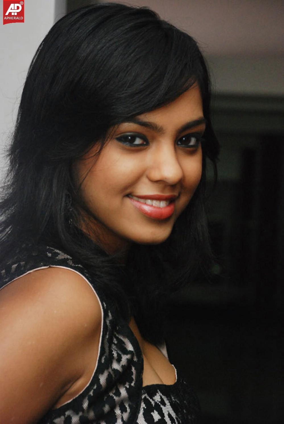 Tamil Actress Shammu Hot Pics