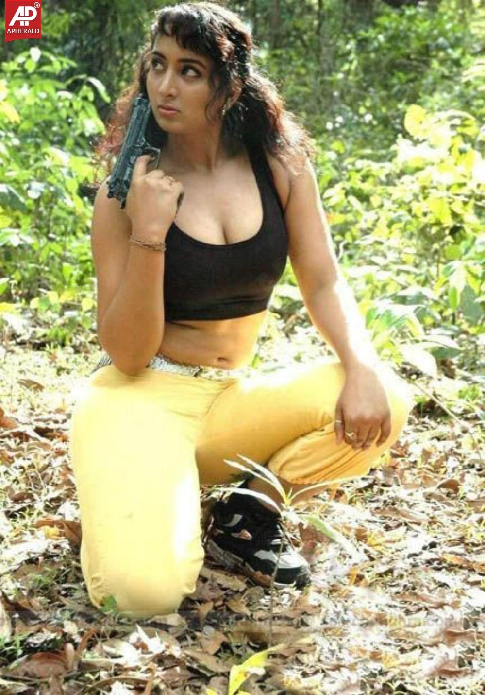 Tamil Actress Vanitha Reddy Hot Stills
