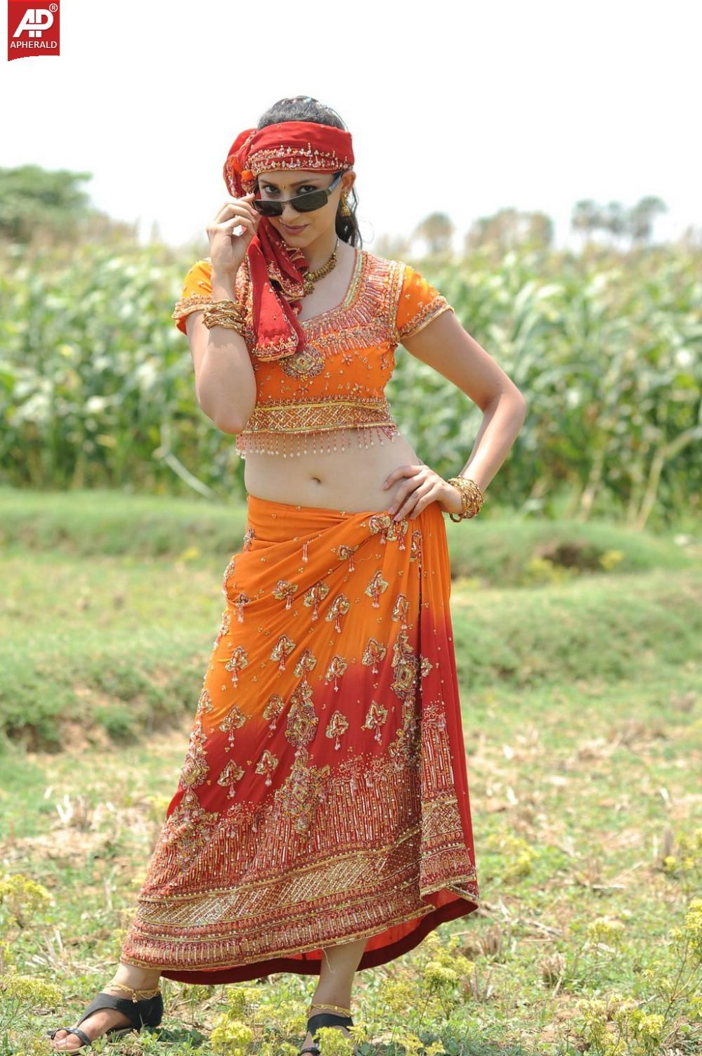Tanvi Vyas Hot Dance Photos