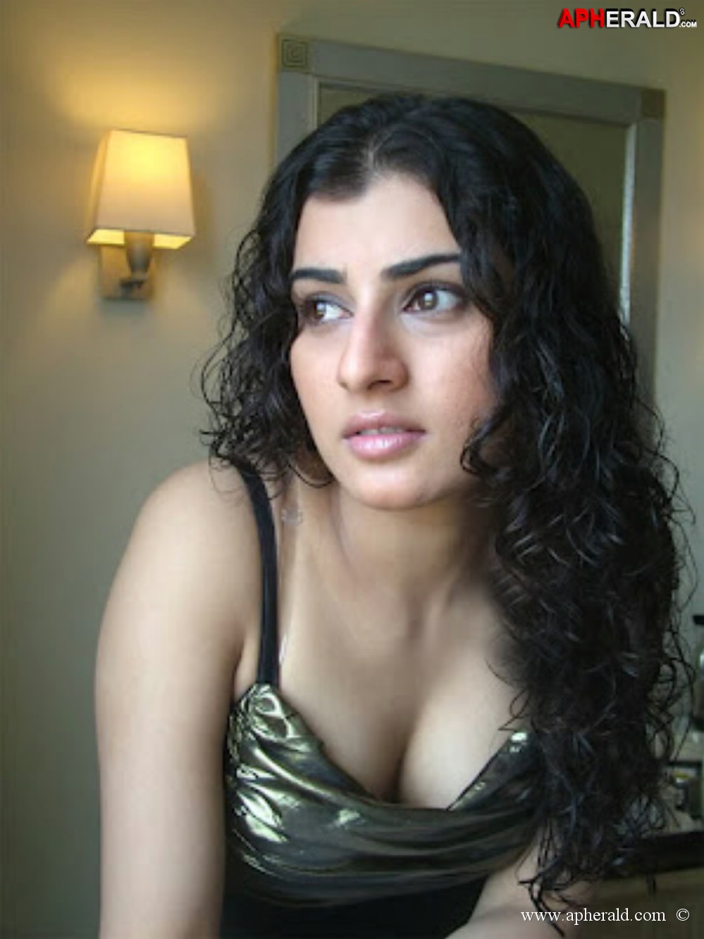 telugu heroine Archana Veda pics