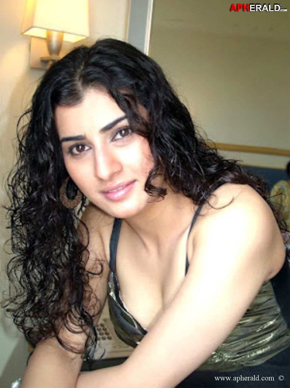 telugu heroine Archana Veda pics