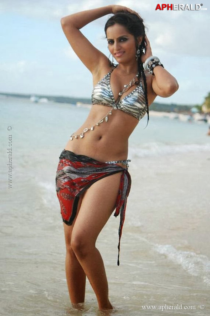 Thaji Karaya Hot Bikini Stills