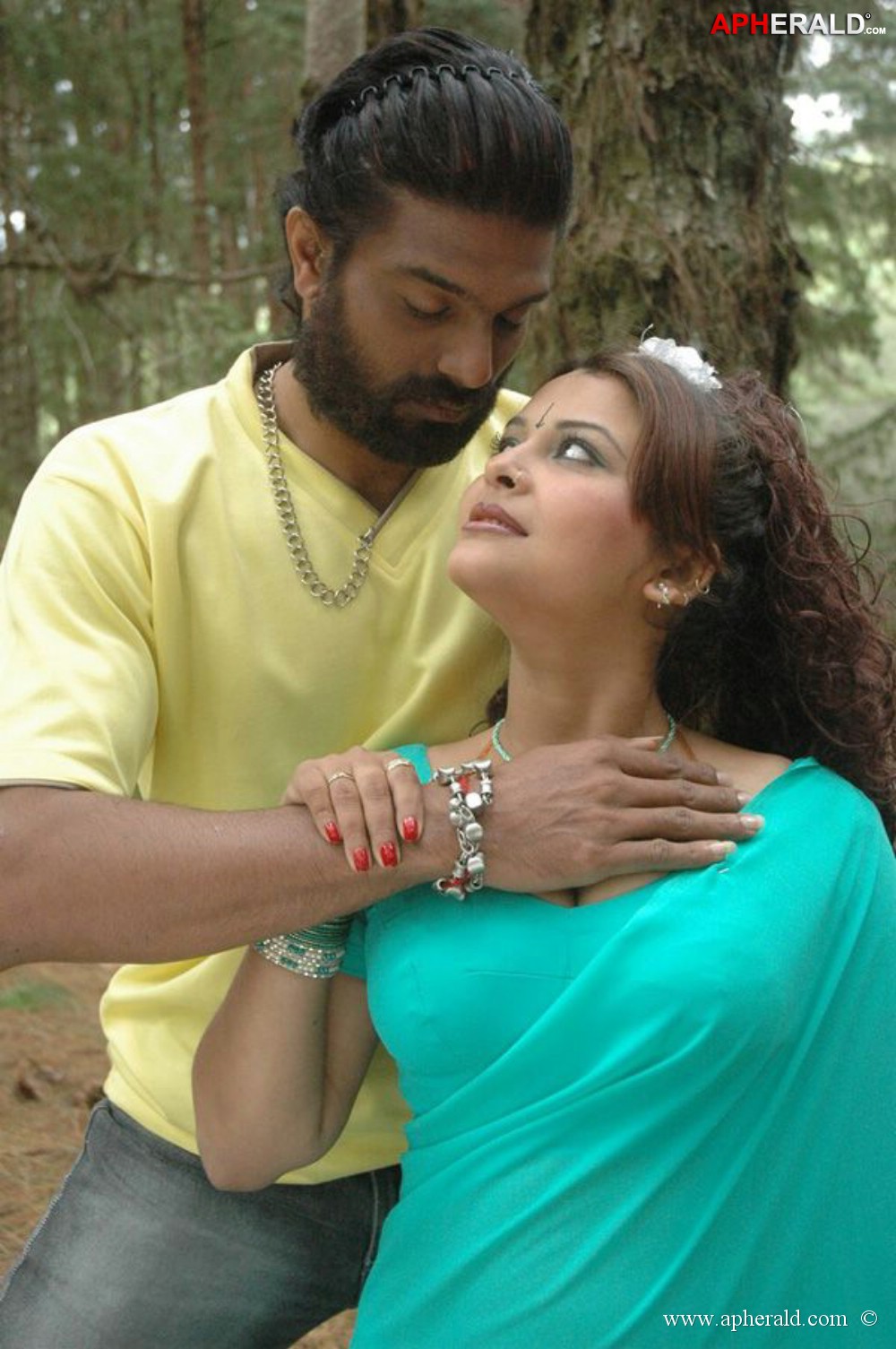 Thappu Tamil Movie Spicy Hot Pics
