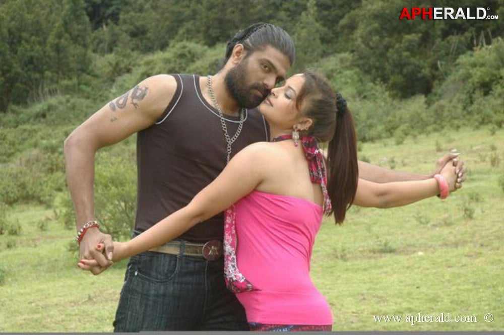 Thappu Tamil Movie Spicy Hot Pics