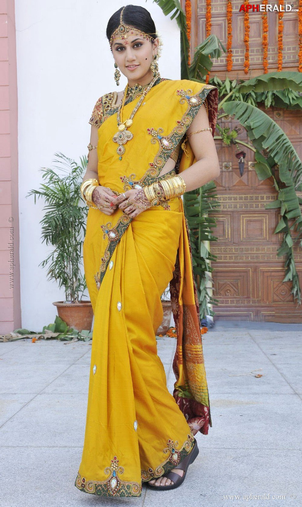 Tollywood Actress Hot Look in Saree
