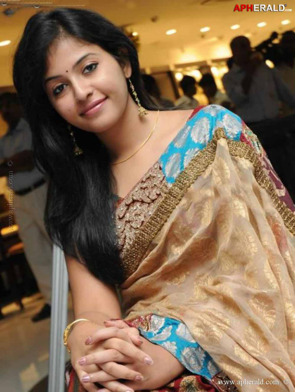 Tollywood Actress Hot Look in Saree