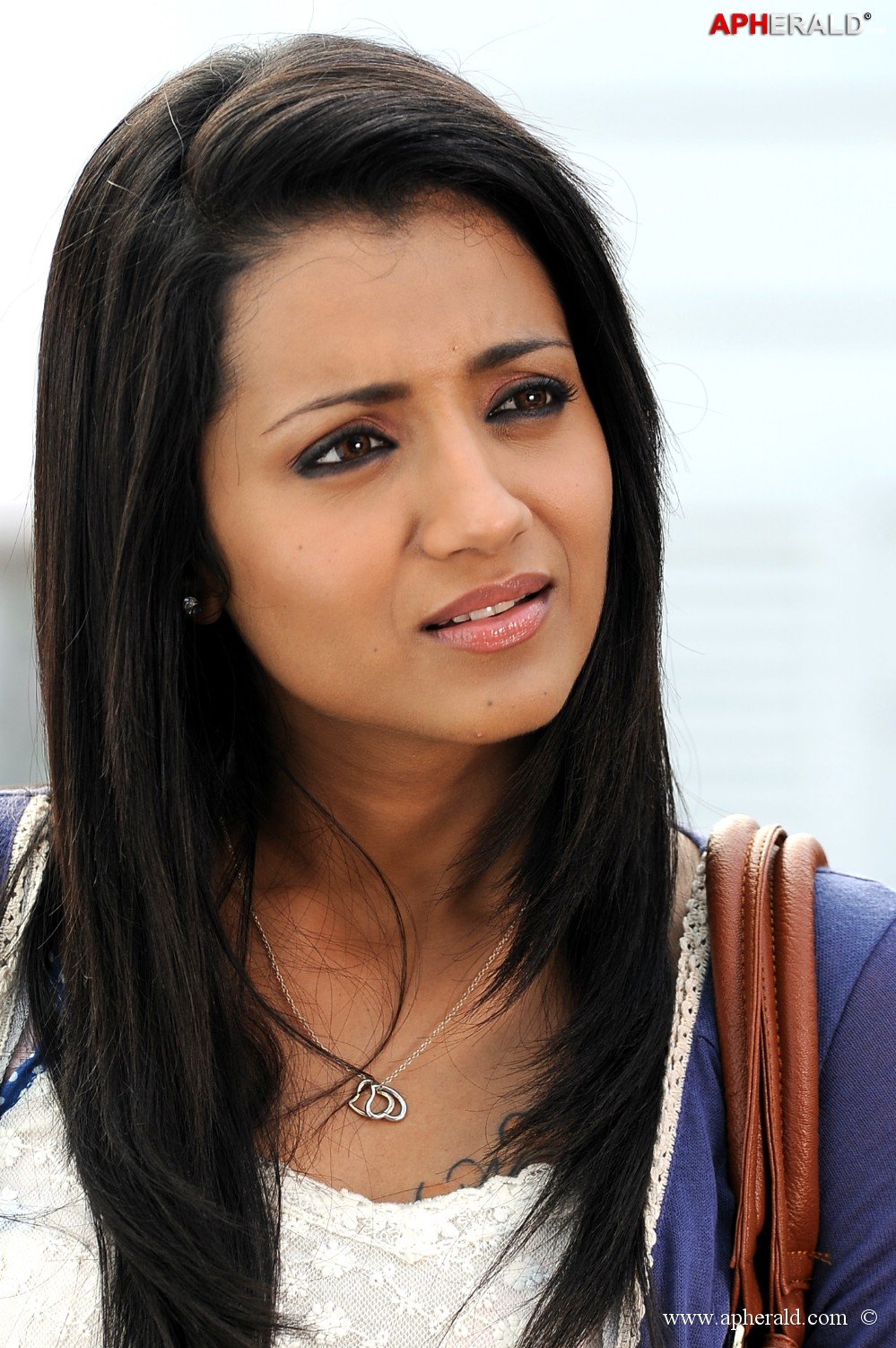Trisha Krishnan Hot Navel Gallery