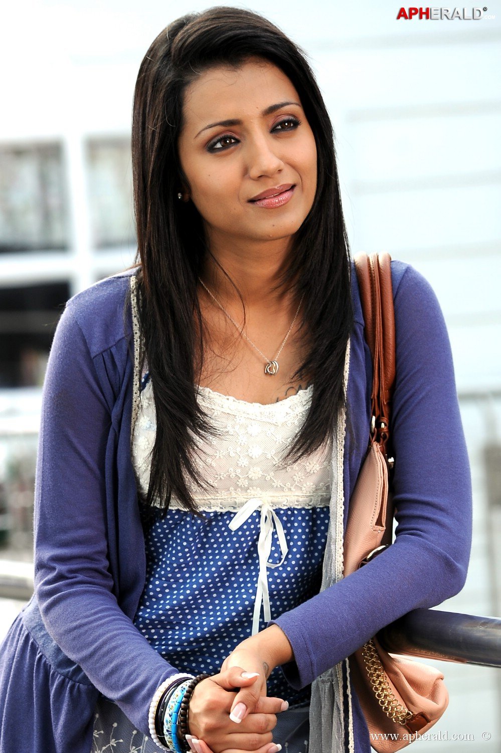 Trisha Krishnan Hot Navel Gallery
