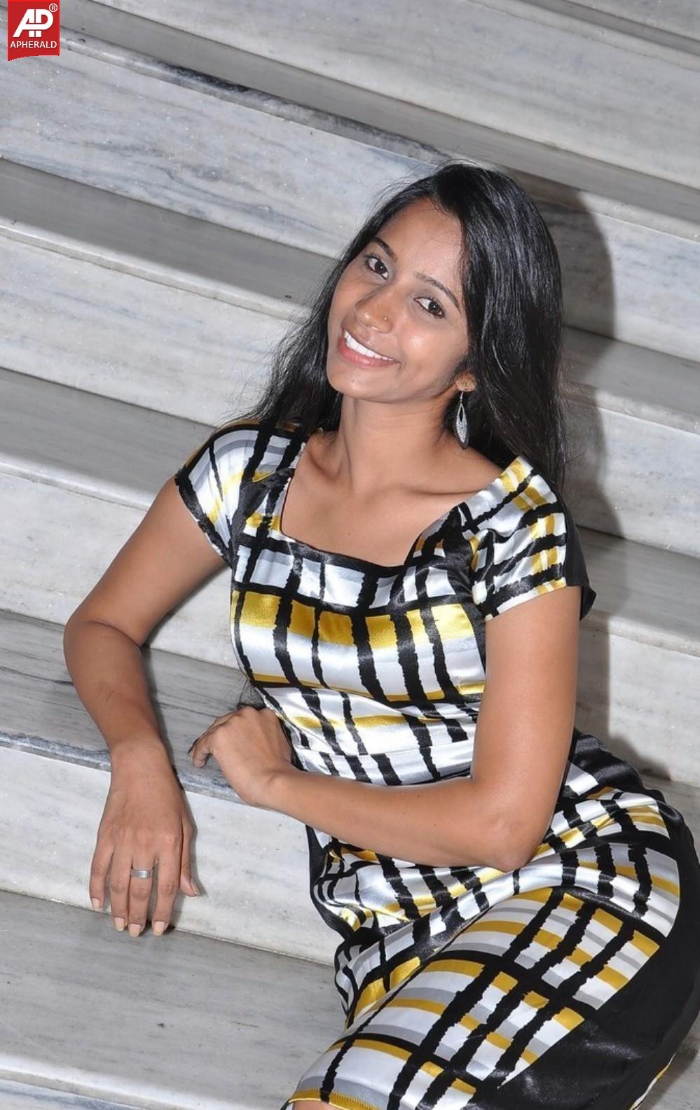 Vida Telugu Actress Hot Photos