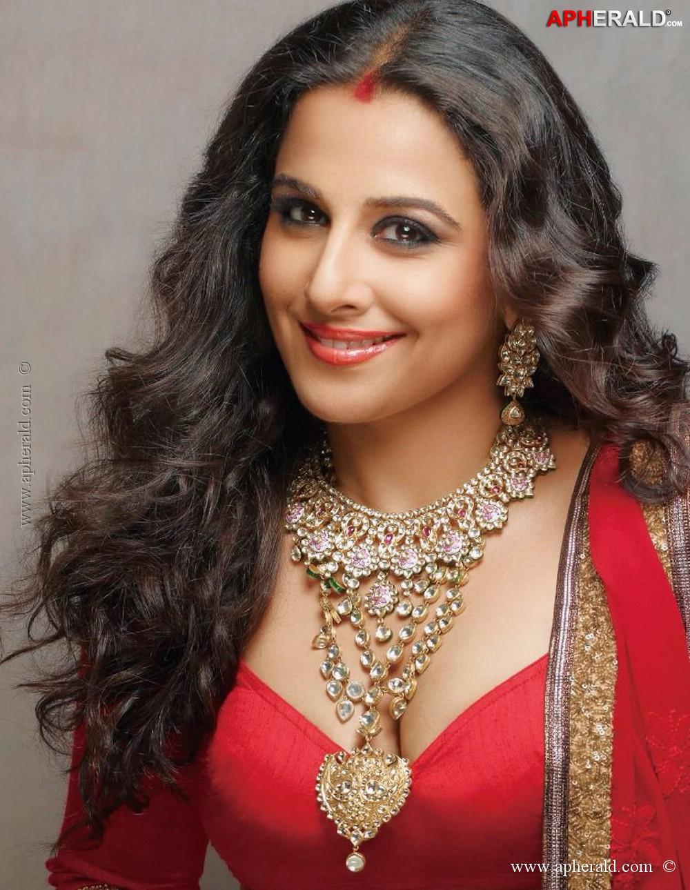 Vidya Balan sexy photos