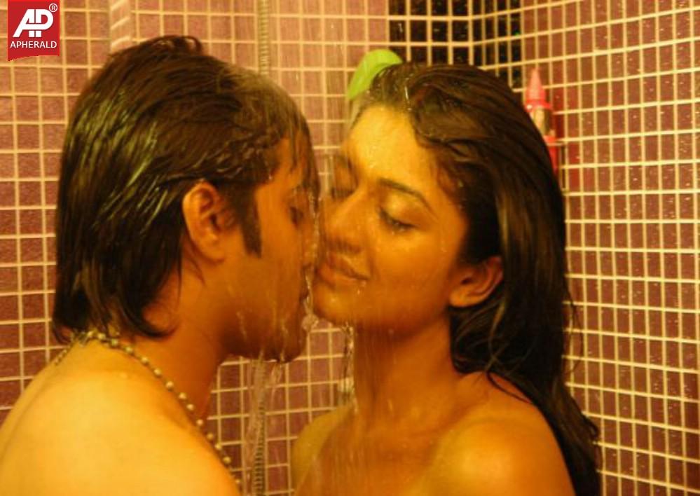 Vimala Raman Hot Bath with Tarun