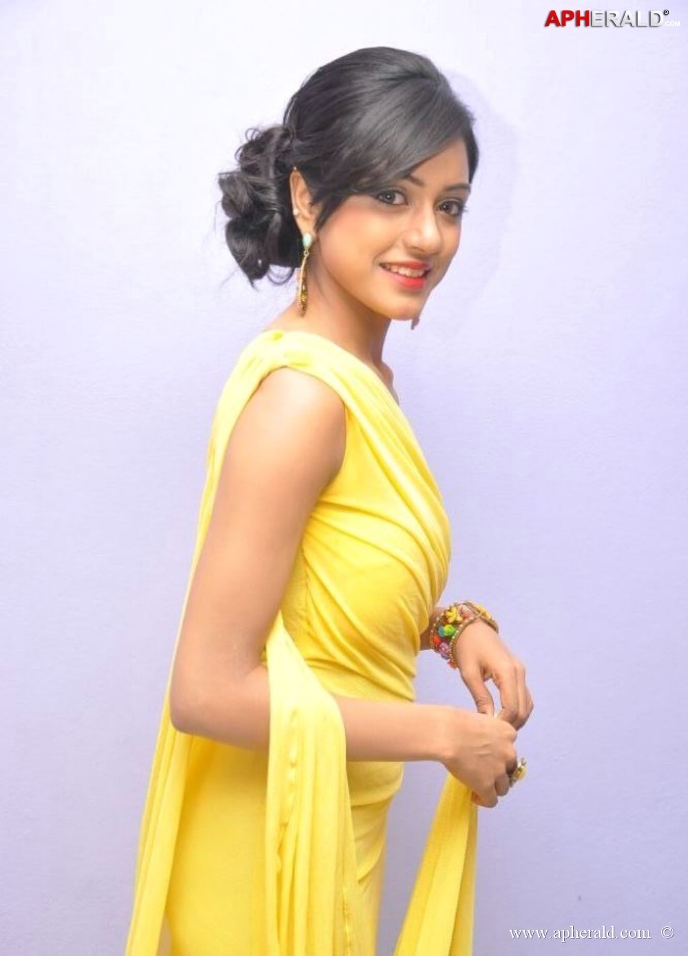 Vithika Sheru In Yellow Dress Photos