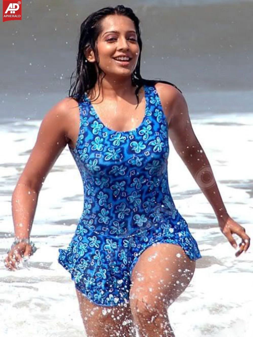 Wet South Indian Actresses in Beach