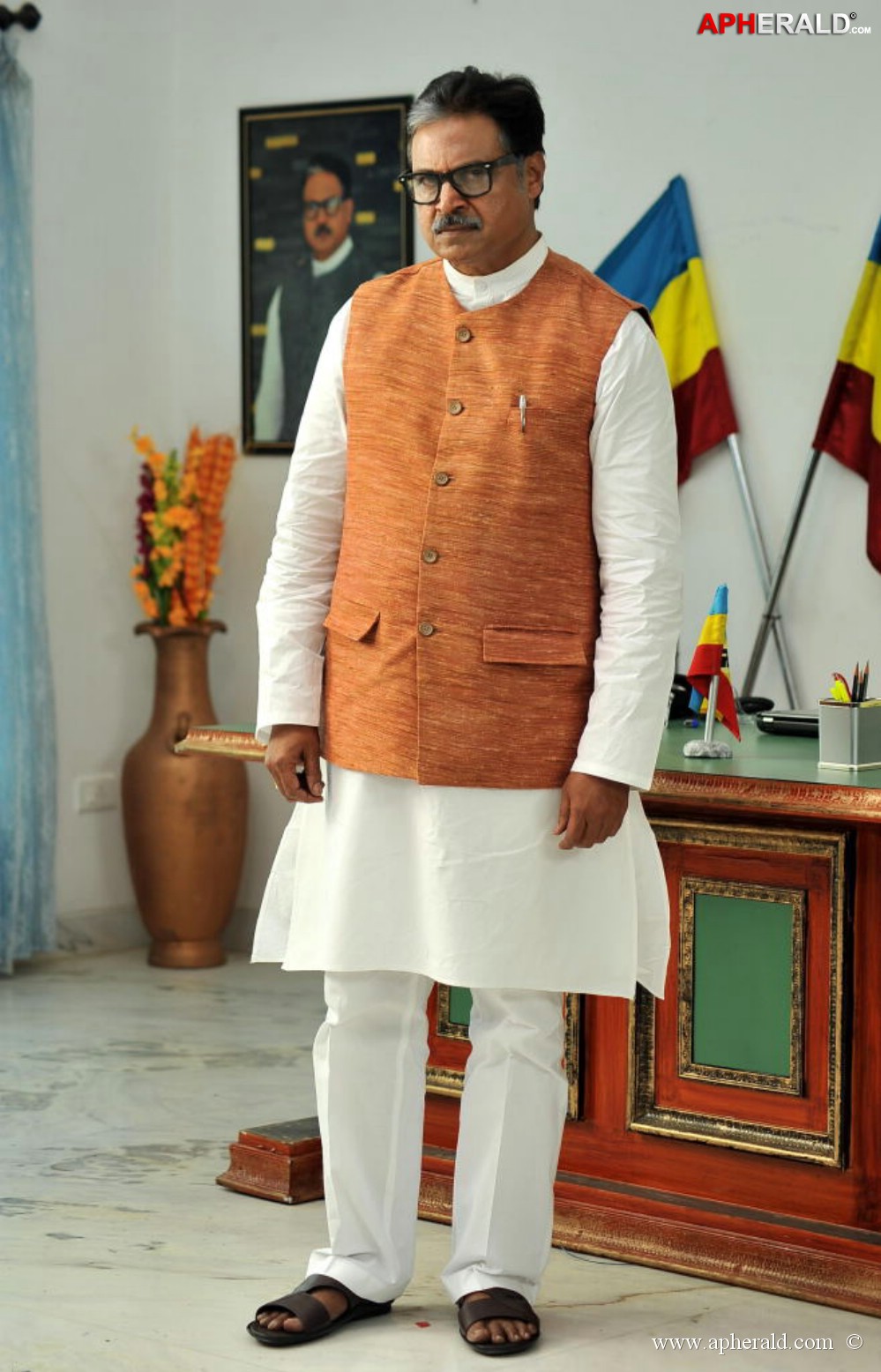 Aa Aiduguru Movie Latest Photos