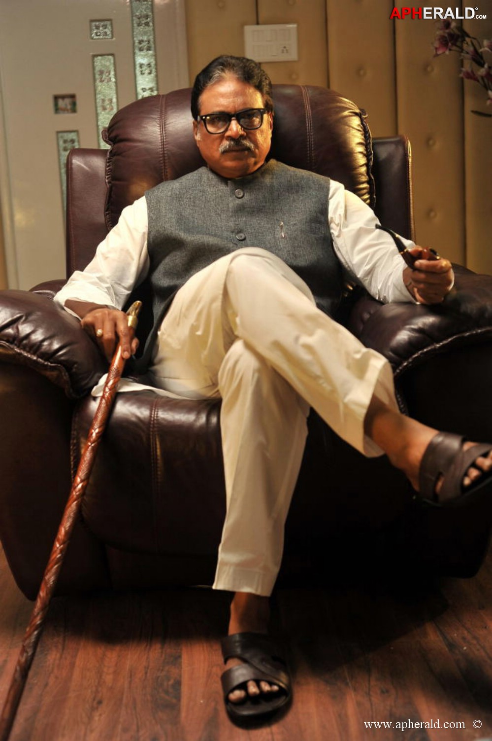 Aa Aiduguru Movie Latest Photos
