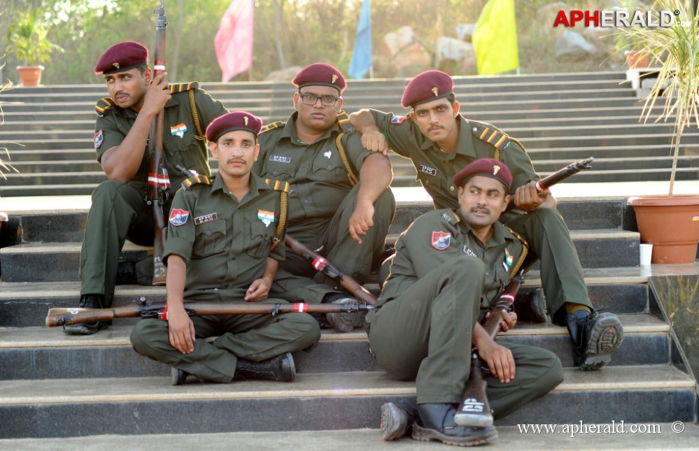 Aa Aiduguru Movie Latest Photos